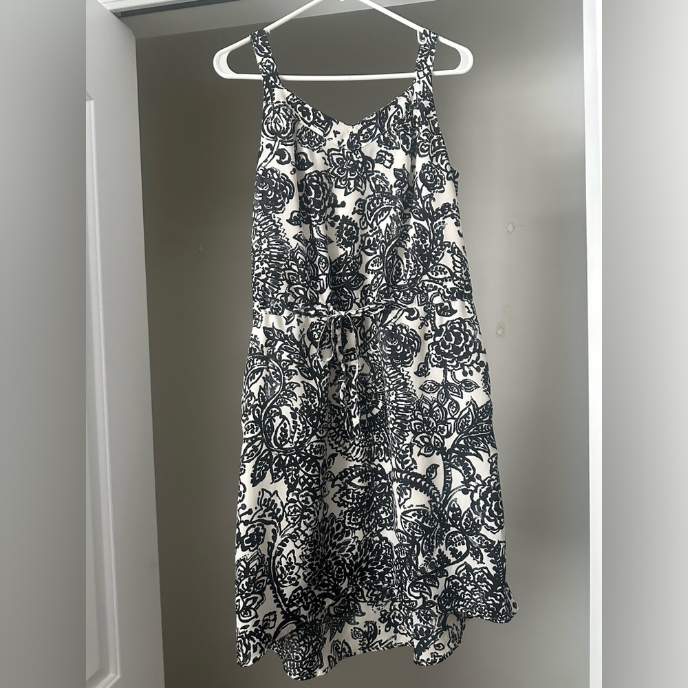 Merona Black & White dress. M